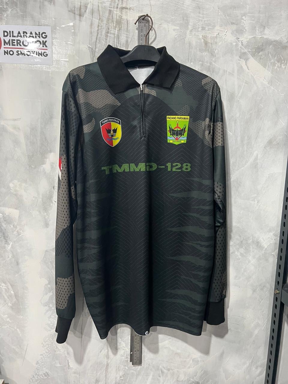 Jersey Sport Hitam Hijau